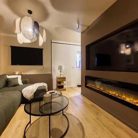Relax House & -